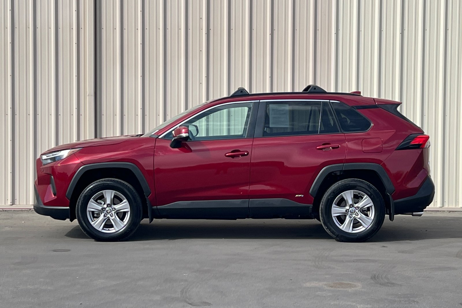 Used 2025 Toyota RAV4 XLE w/ Convenience Package AWD/4WD image 10