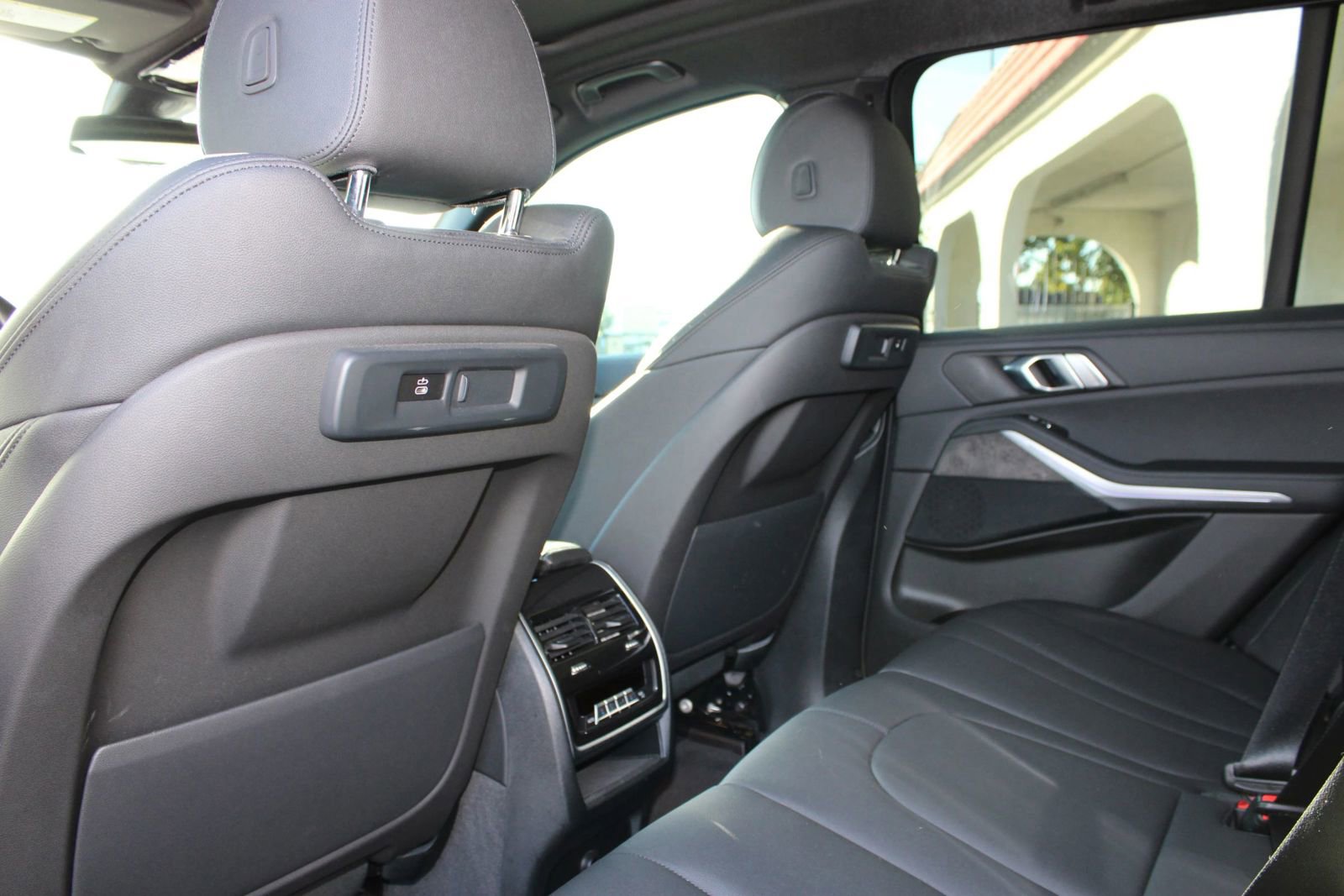 Used 2022 BMW X5 sDrive40i w/ Premium Package image 31