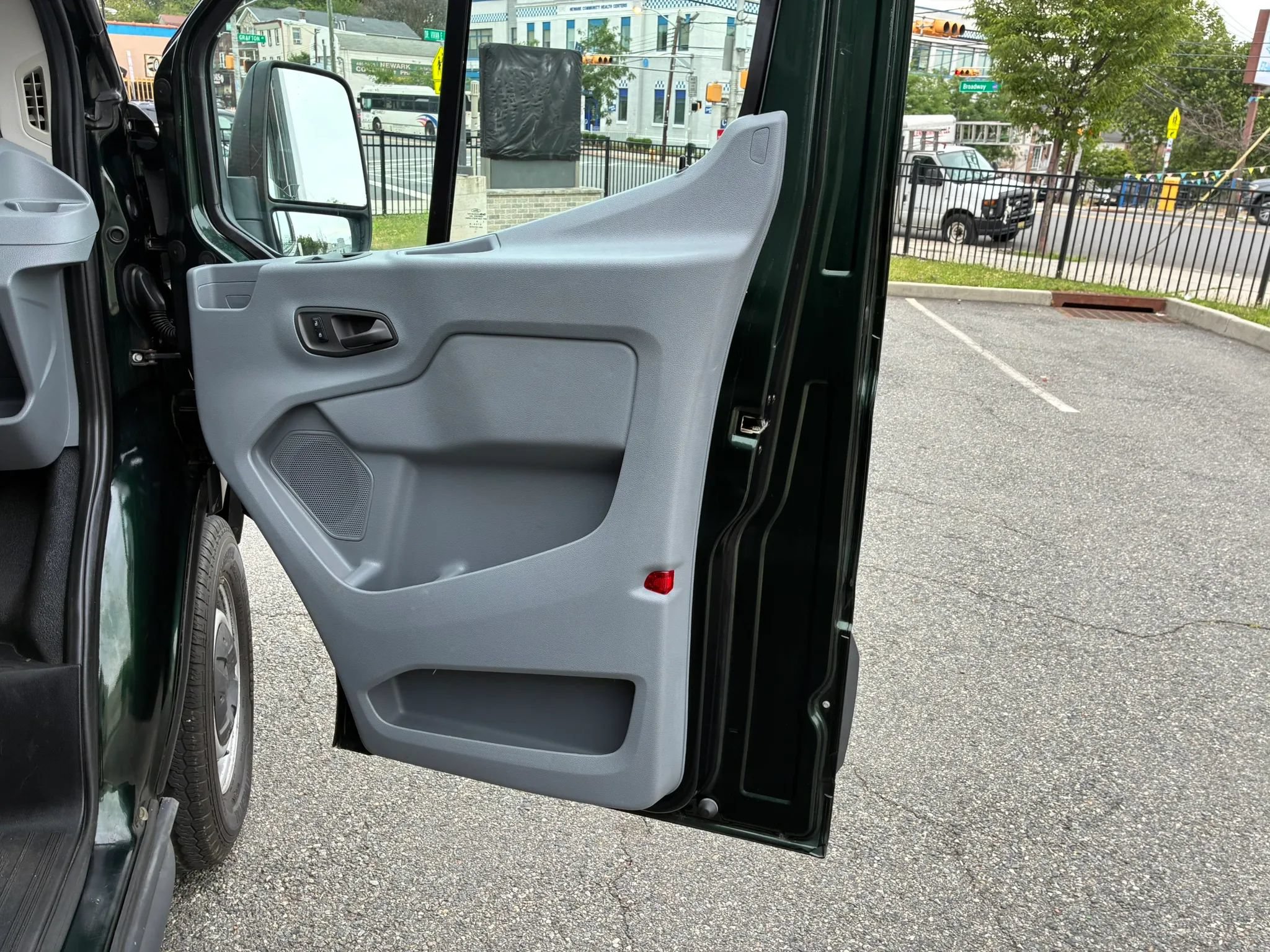 Used 2017 Ford Transit 150 148 Medium Roof RWD image 11
