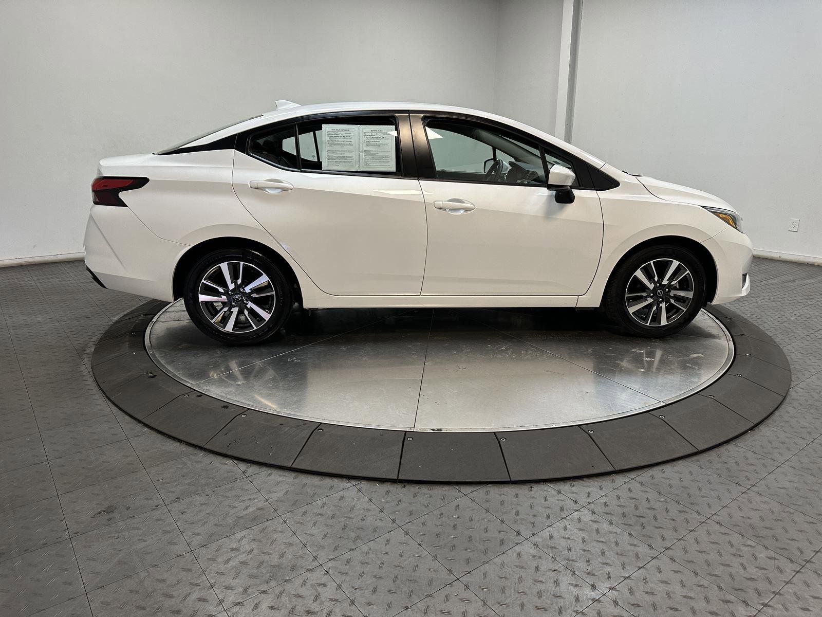 Used 2025 Nissan Versa SV FWD image 15
