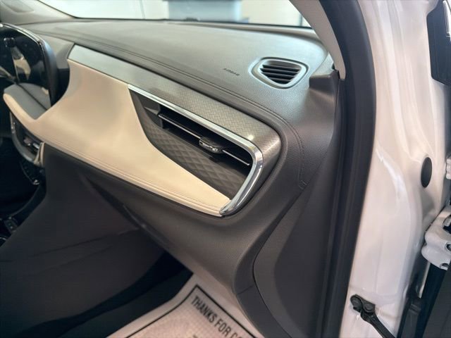Used 2025 Buick Encore GX Avenir w/ Avenir Convenience Package AWD/4WD image 35