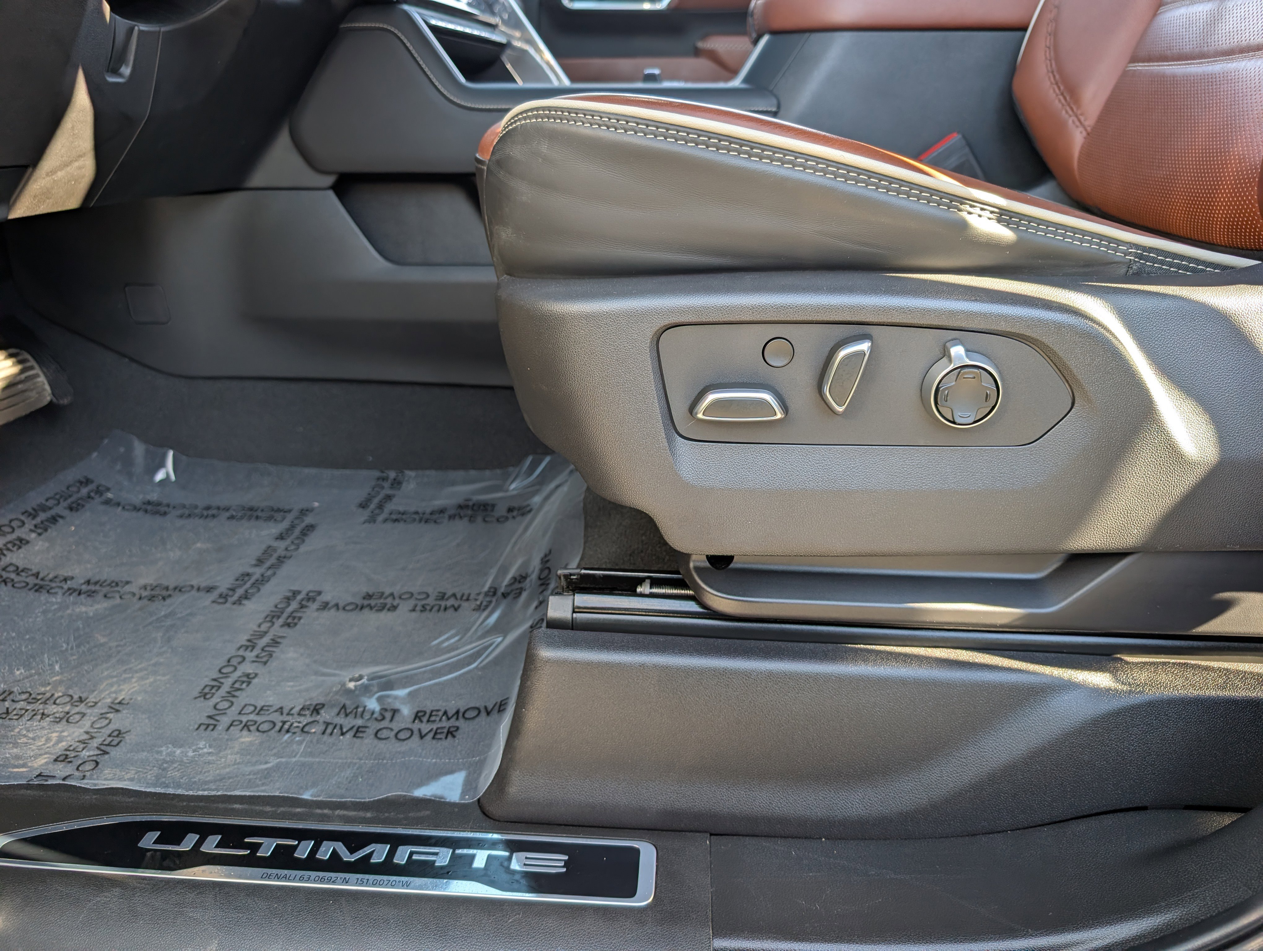 Used 2024 GMC Sierra 2500 Denali Ultimate w/ Max Trailering Package image 17