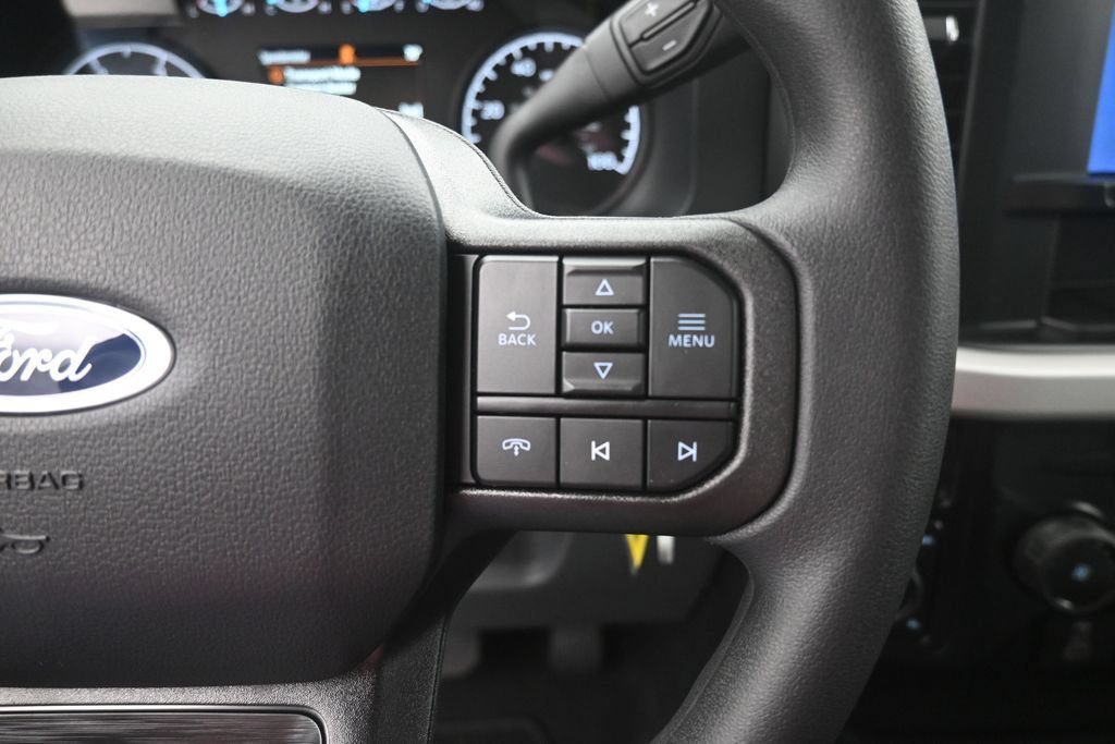 New 2026 Ford F250 XLT w/ FX4 Off-Road Package AWD/4WD image 3