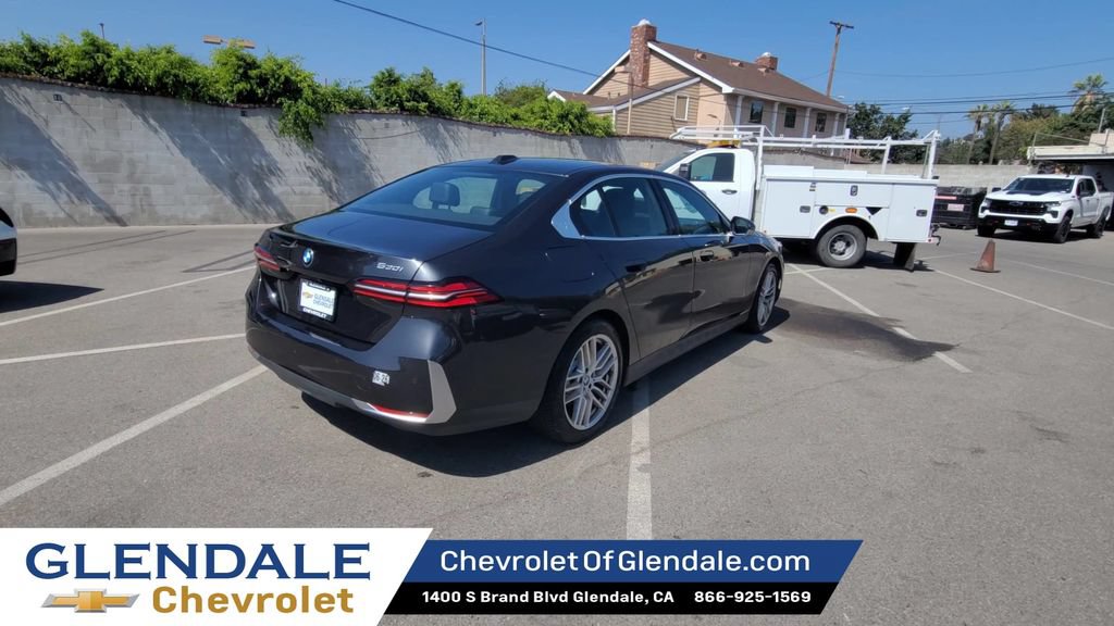 Used 2024 BMW 530i RWD image 8