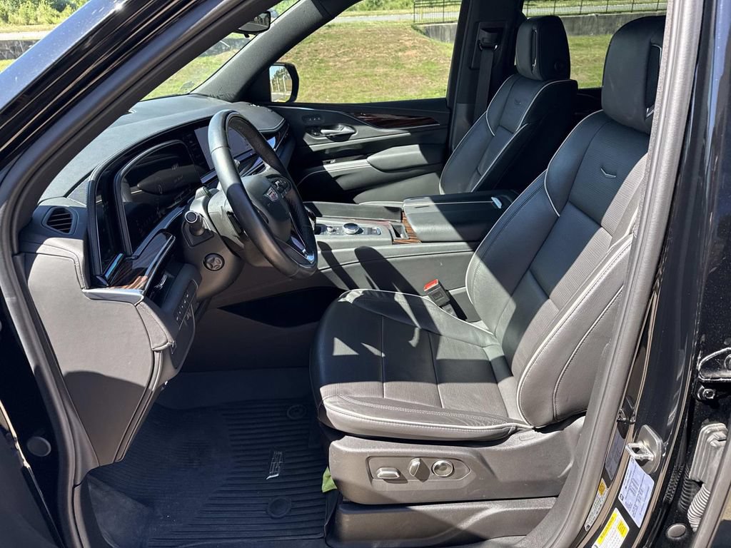 Certified 2024 Cadillac Escalade ESV Premium Luxury AWD/4WD image 8