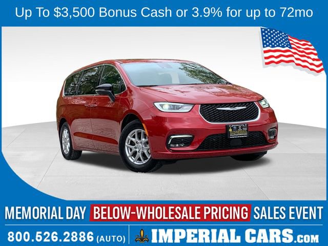 New 2026 Chrysler Pacifica Select