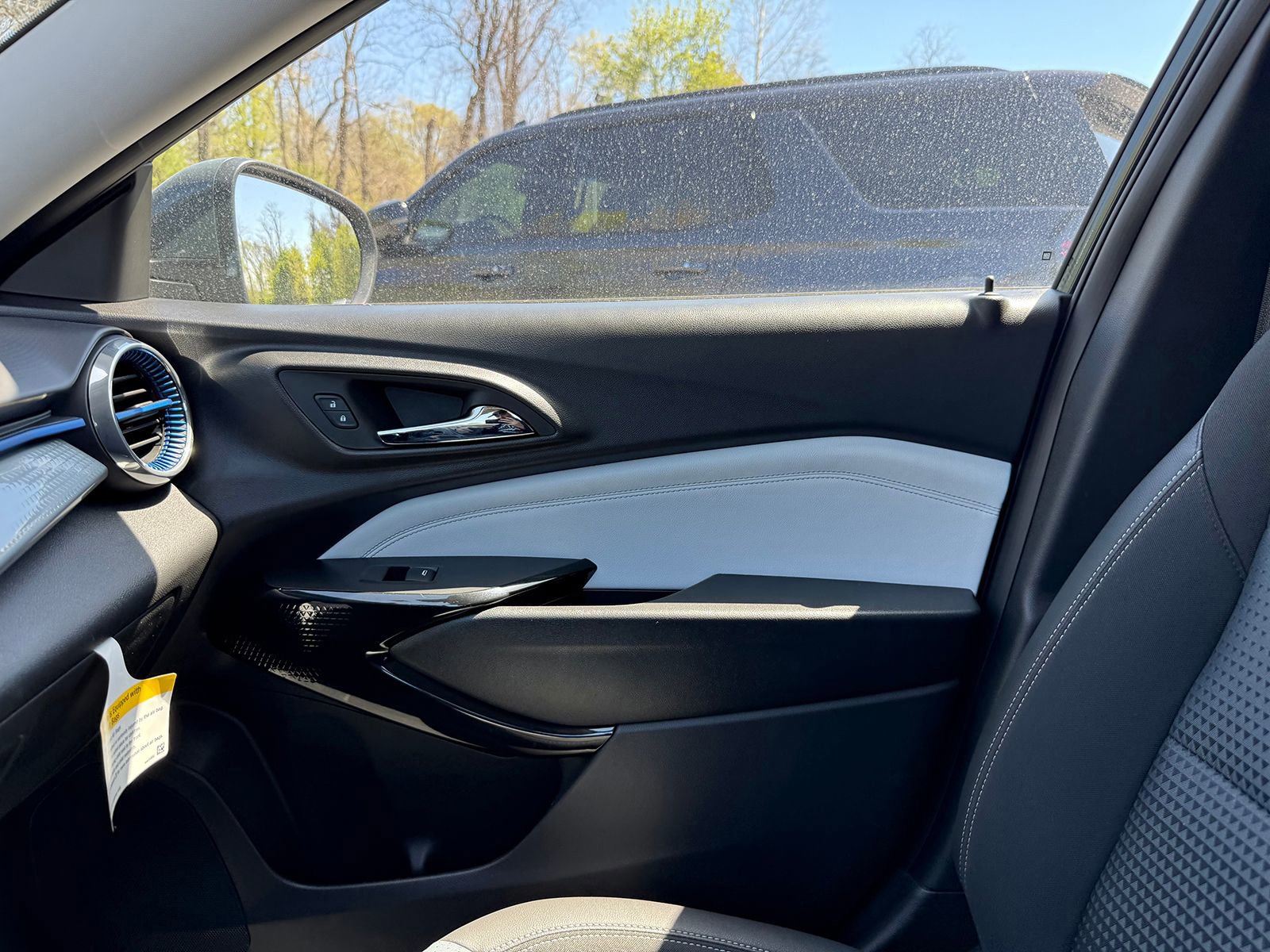 New 2025 Chevrolet Trax LT w/ Driver Confidence Package FWD image 36