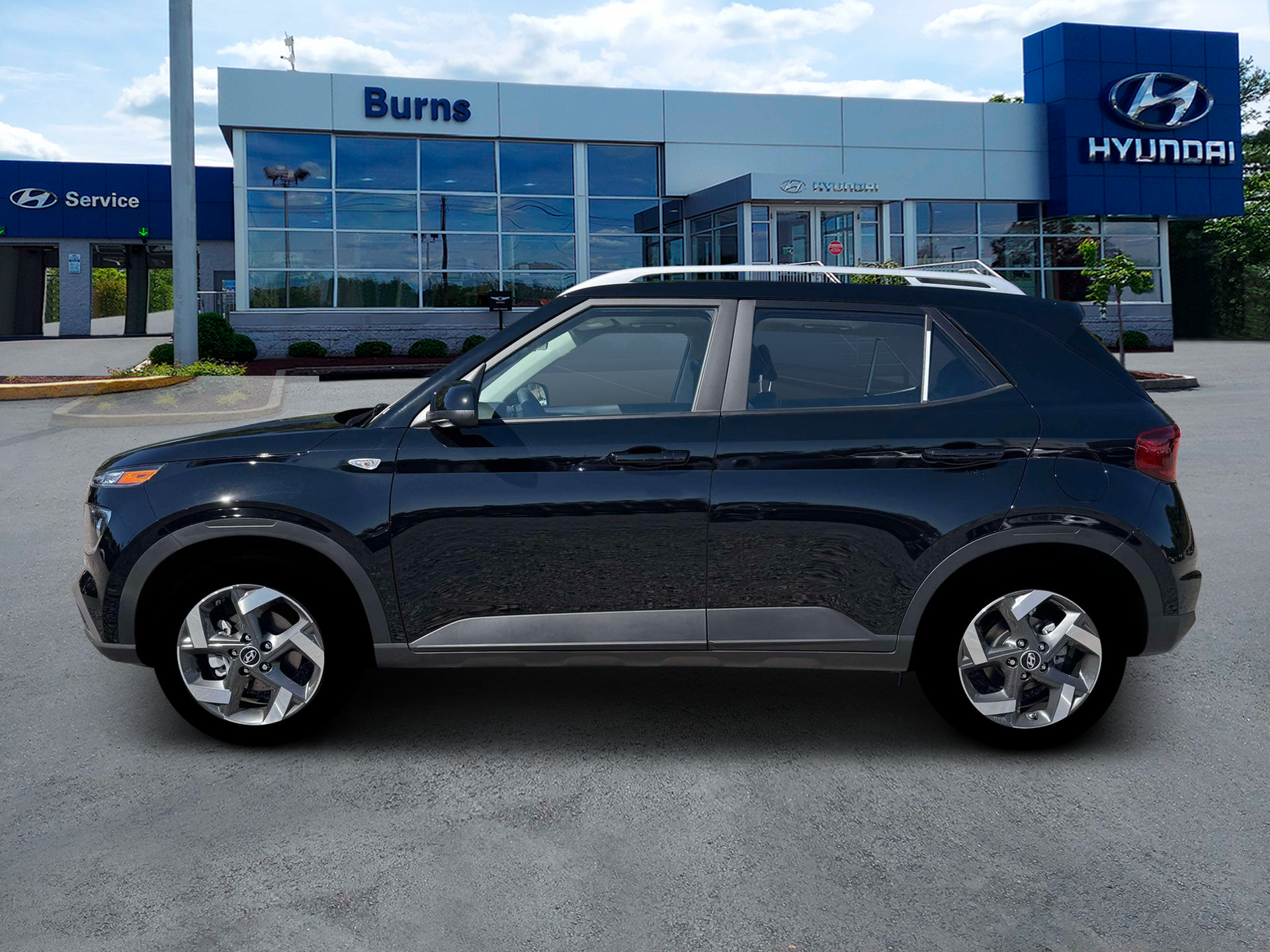 New 2026 Hyundai Venue SEL FWD image 3