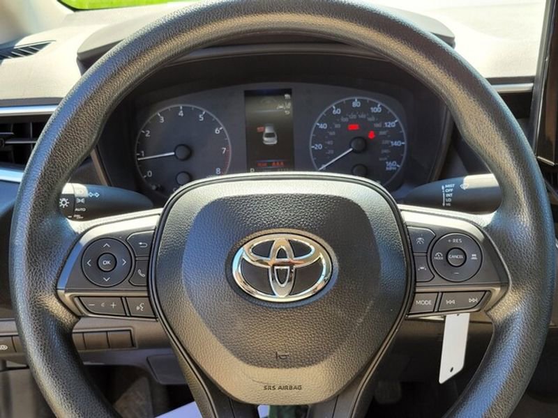 Used 2025 Toyota Corolla LE image 11