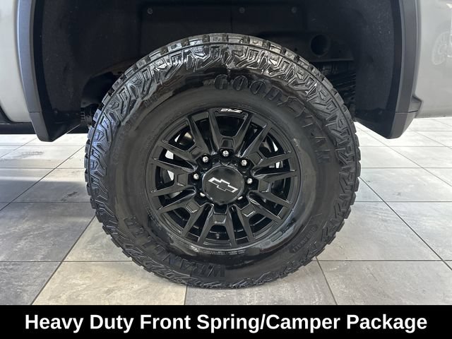 Used 2025 Chevrolet Silverado 2500 ZR2 w/ Technology Package AWD/4WD image 7
