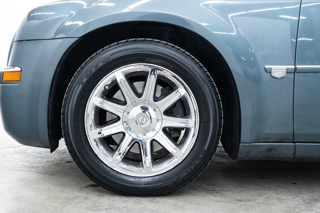 Used 2006 Chrysler 300 C w/ Protection Group II image 7