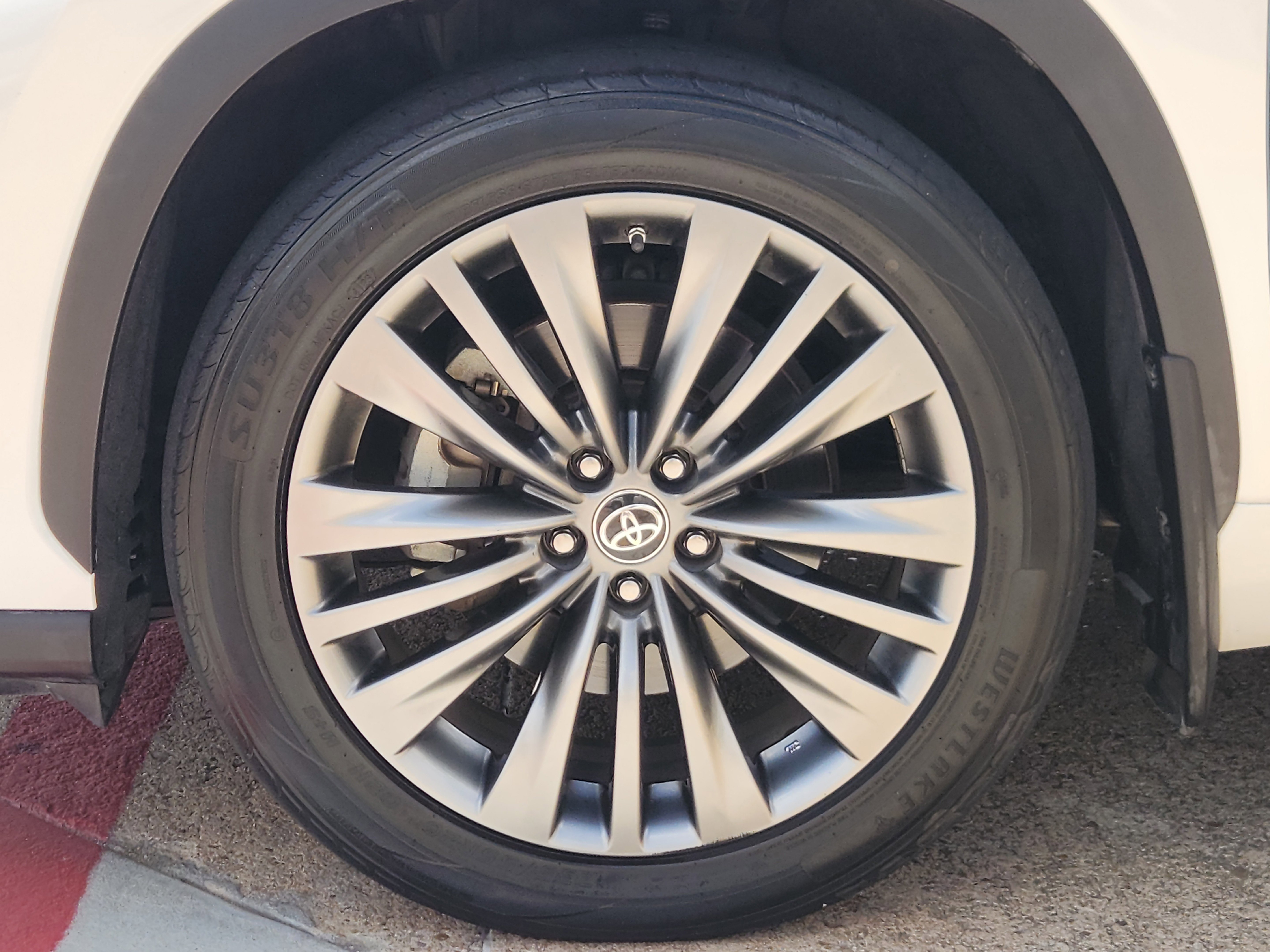 Used 2020 Toyota Highlander Platinum image 7