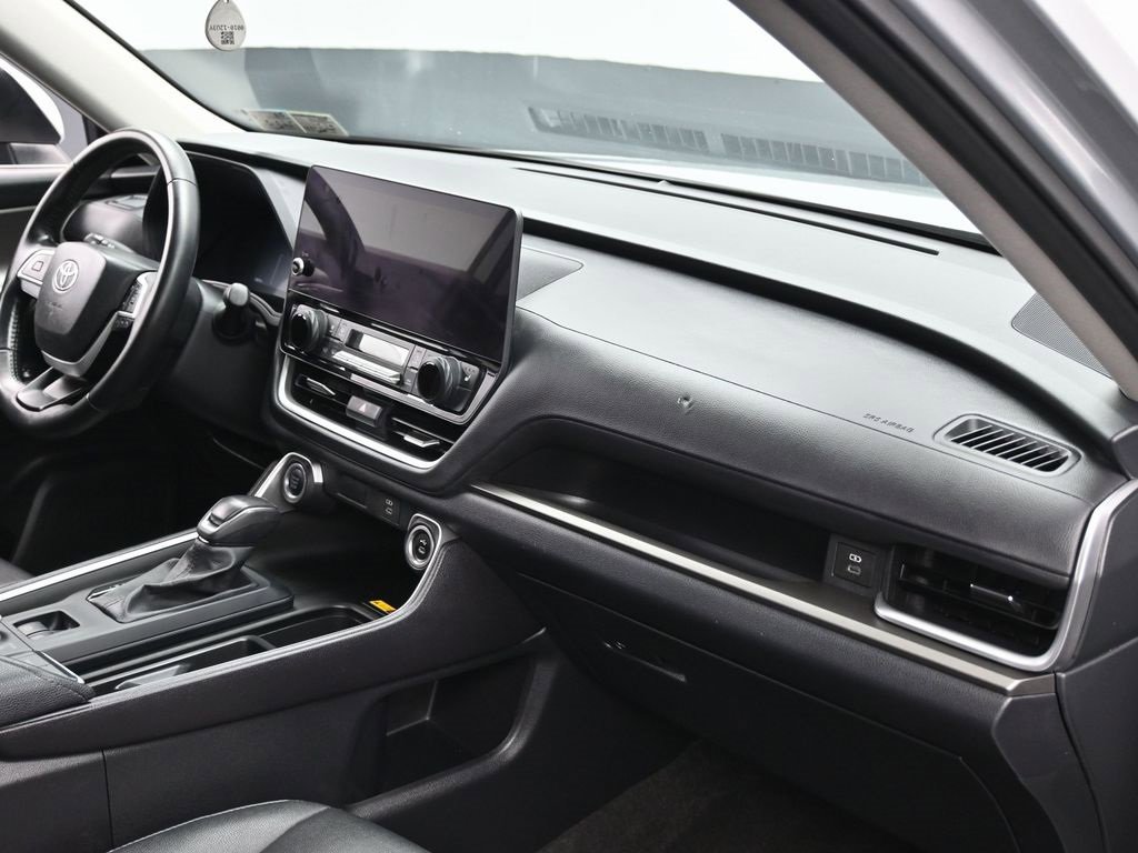 Used 2024 Toyota Grand Highlander XLE image 37