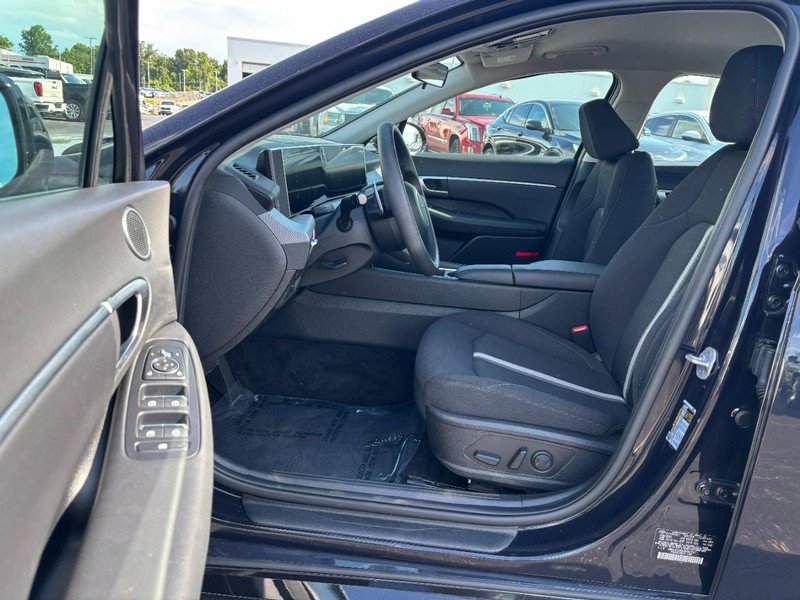 Used 2025 Hyundai Sonata SEL FWD image 9