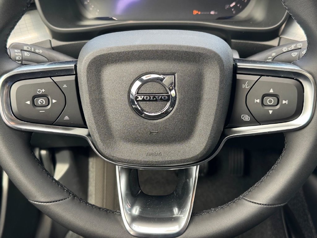 New 2026 Volvo XC40 B5 Ultra w/ Protection Package Premier AWD/4WD image 11