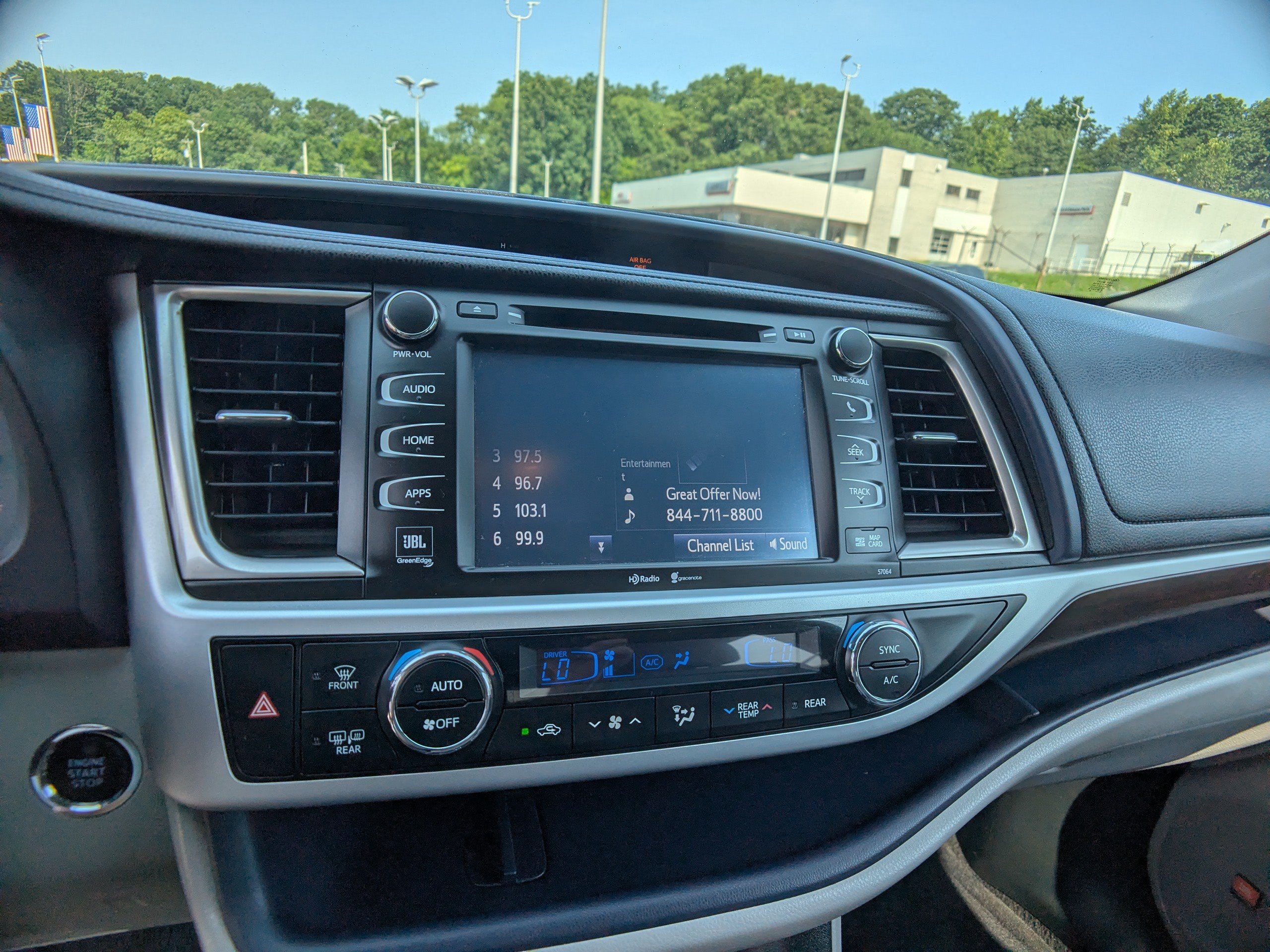Used 2014 Toyota Highlander Limited AWD/4WD image 22
