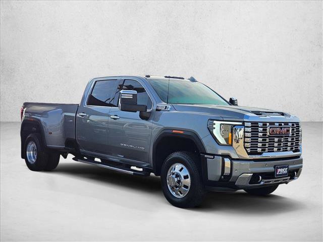 Used 2025 GMC Sierra 3500 Denali w/ Denali Reserve Package image 3