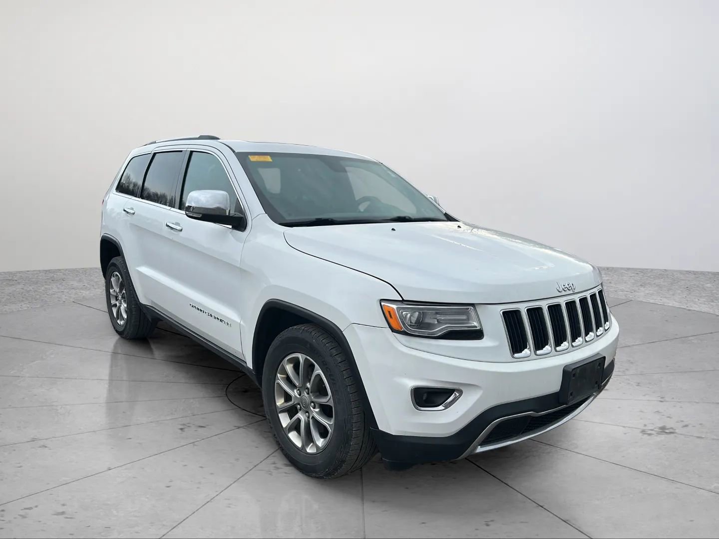 Used 2015 Jeep Grand Cherokee Limited w/ Luxury Group II image 11