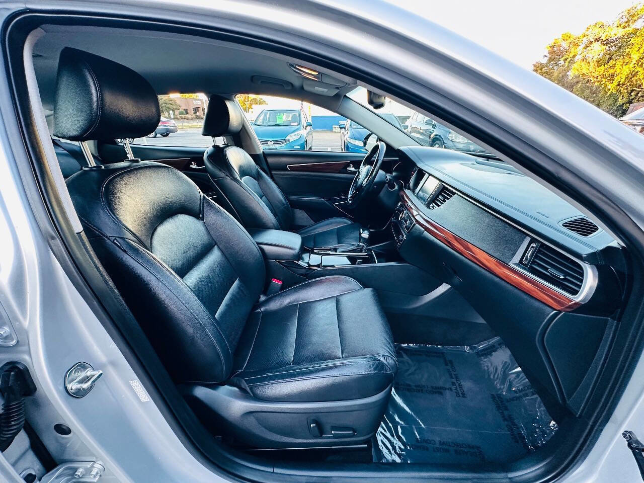 Used 2018 Kia Cadenza Premium image 29
