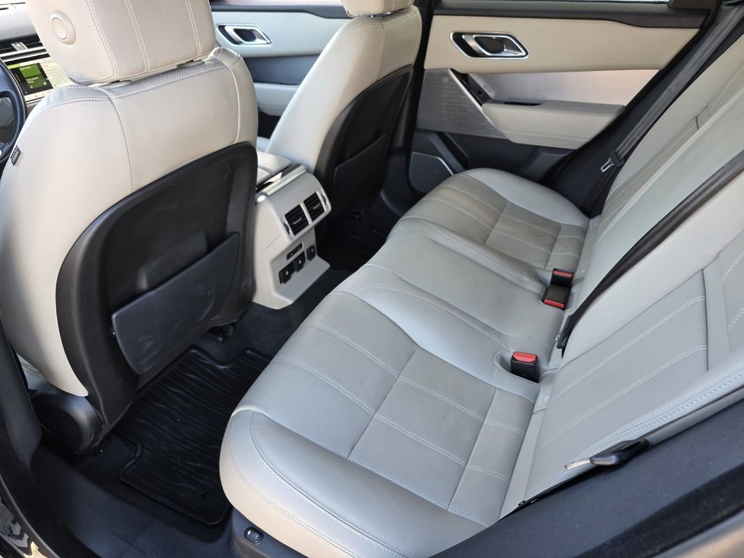 Used 2018 Land Rover Range Rover Velar R-Dynamic SE image 28