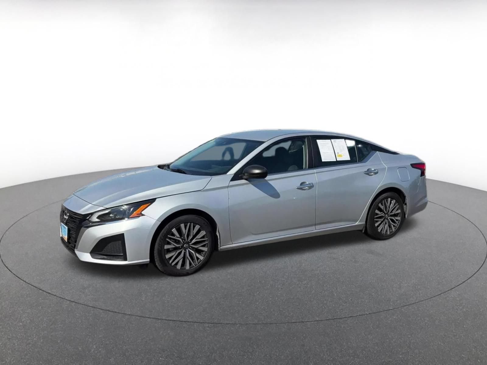 Used 2024 Nissan Altima 2.5 SV FWD image 8