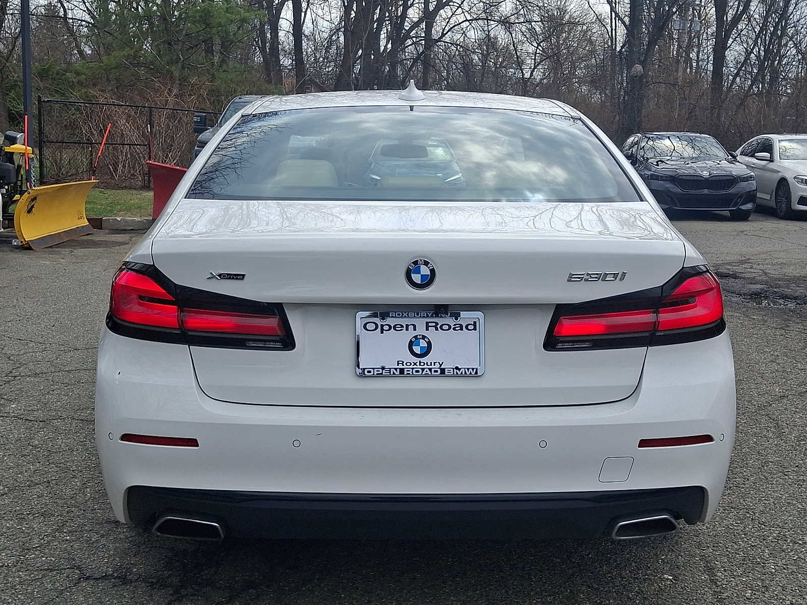 Used 2023 BMW 530i xDrive w/ Convenience Package image 5