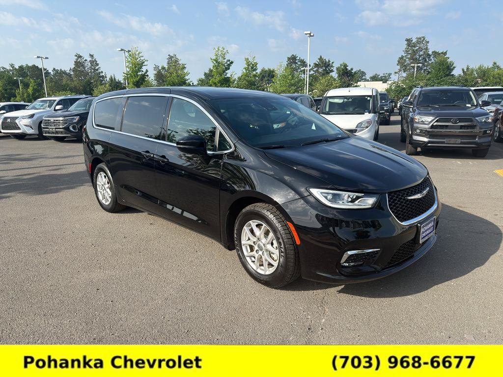 Used 2025 Chrysler Pacifica Select FWD video 1