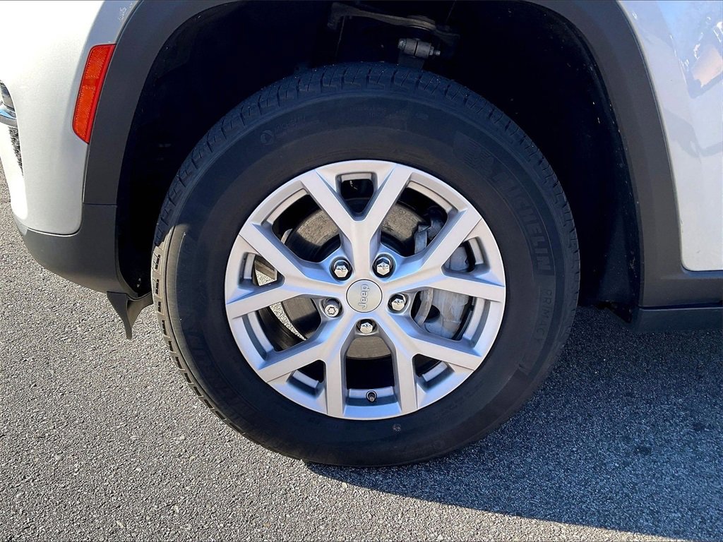 Used 2022 Jeep Grand Cherokee Limited image 7