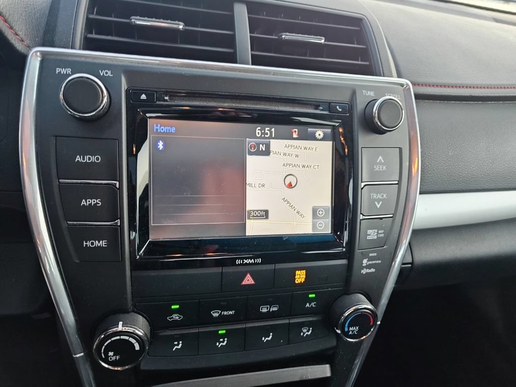 Used 2017 Toyota Camry SE FWD image 9