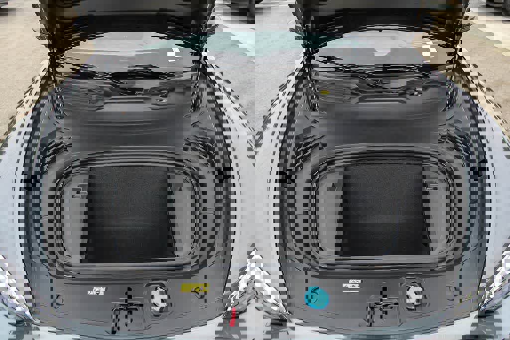 Used 2025 Audi RS e-tron GT performance image 28