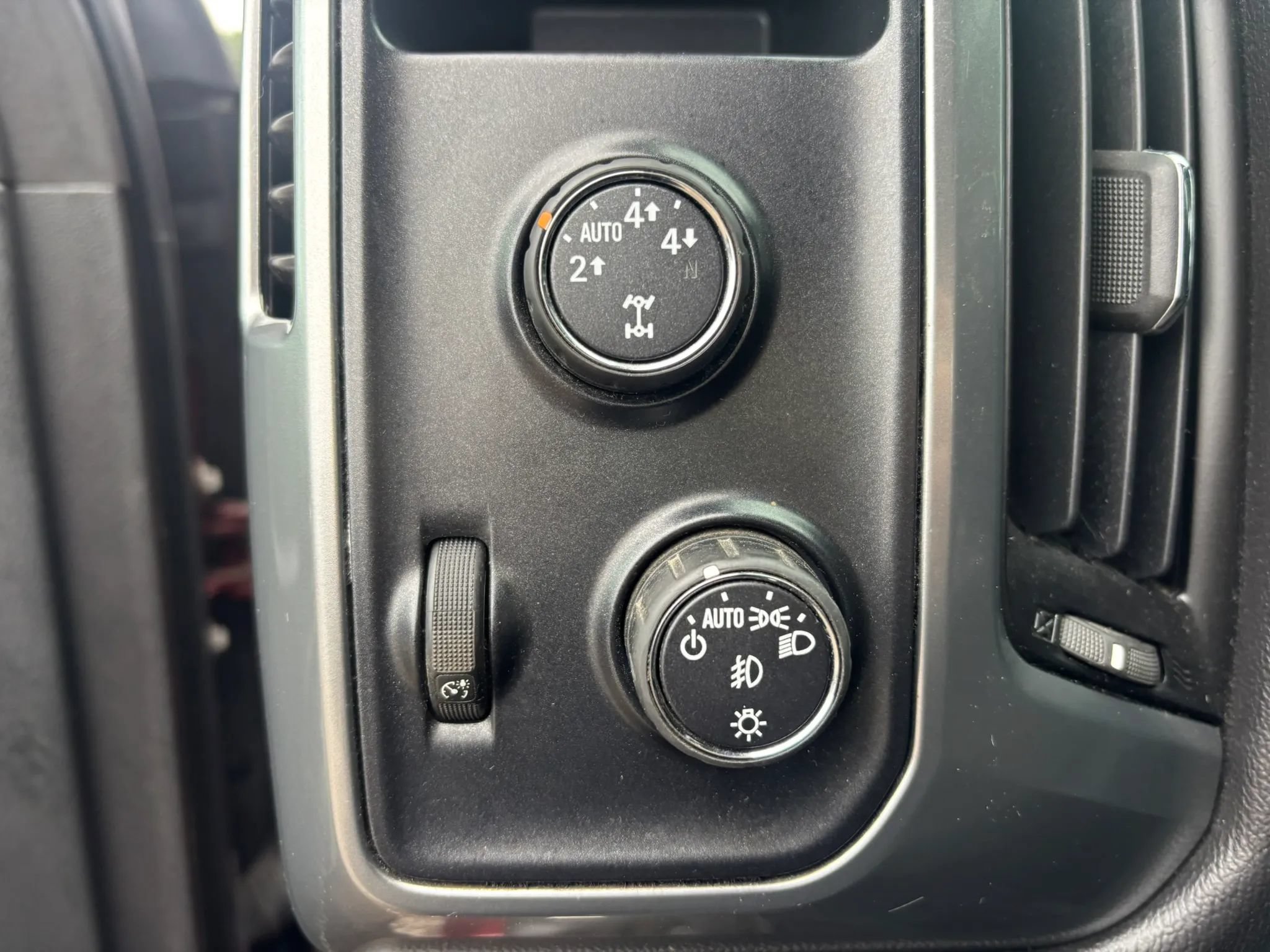 Used 2015 Chevrolet Silverado 1500 LT w/ All Star Edition AWD/4WD image 21