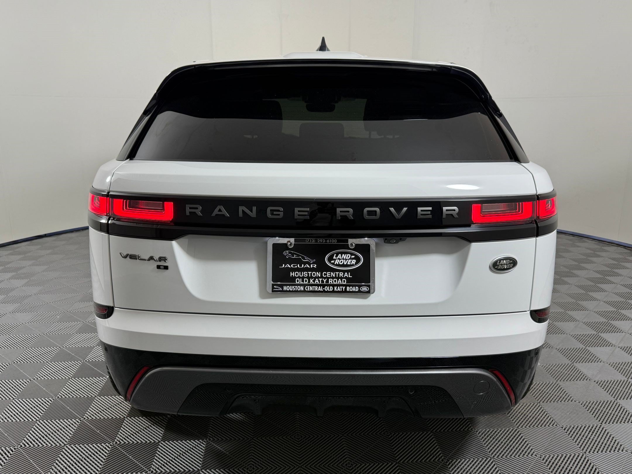 Used 2021 Land Rover Range Rover Velar R-Dynamic S AWD/4WD image 9