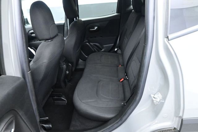 Used 2019 Jeep Renegade Latitude FWD image 13