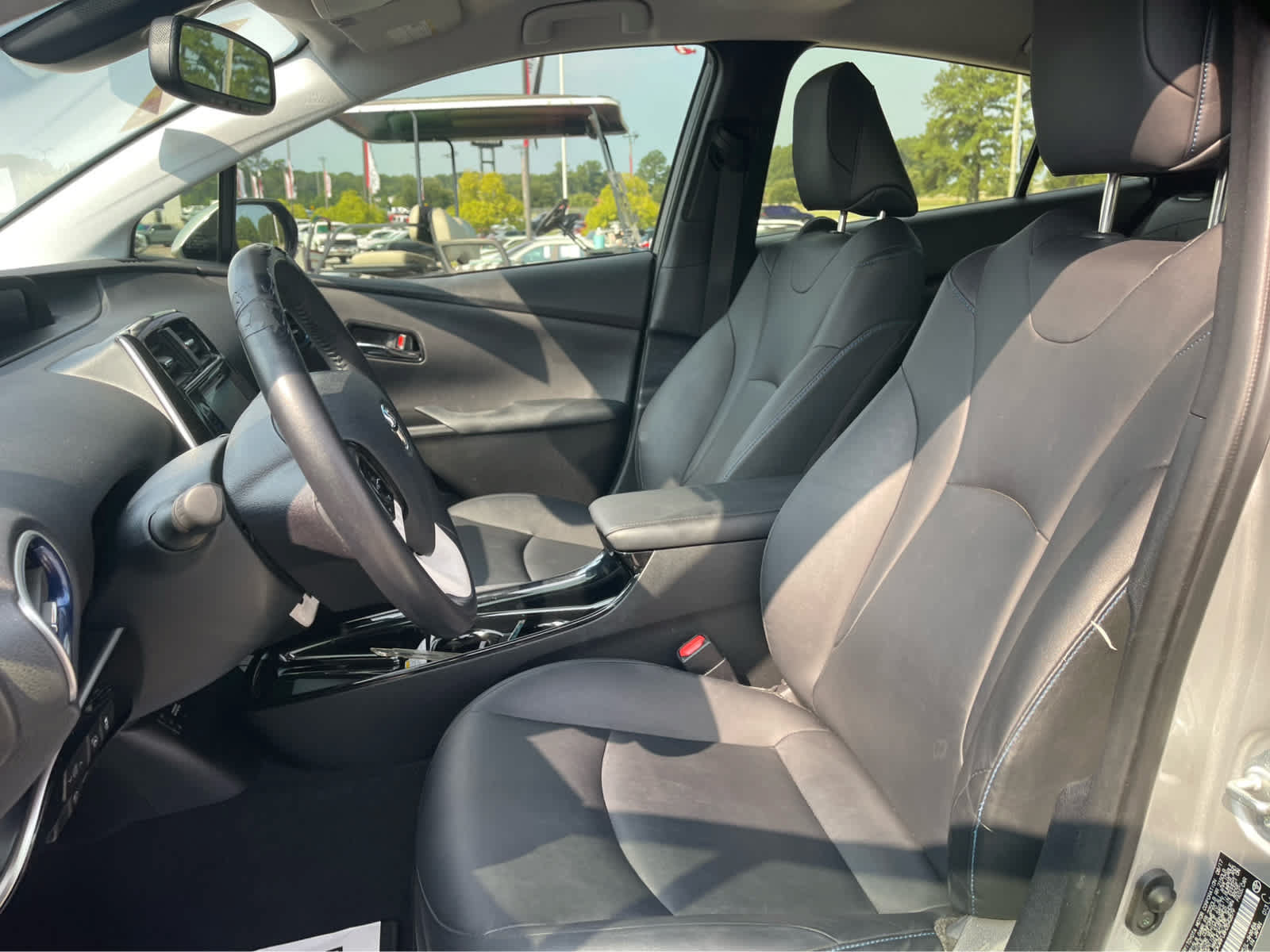 Used 2017 Toyota Prius Four Touring w/ Appearance Package FWD image 12