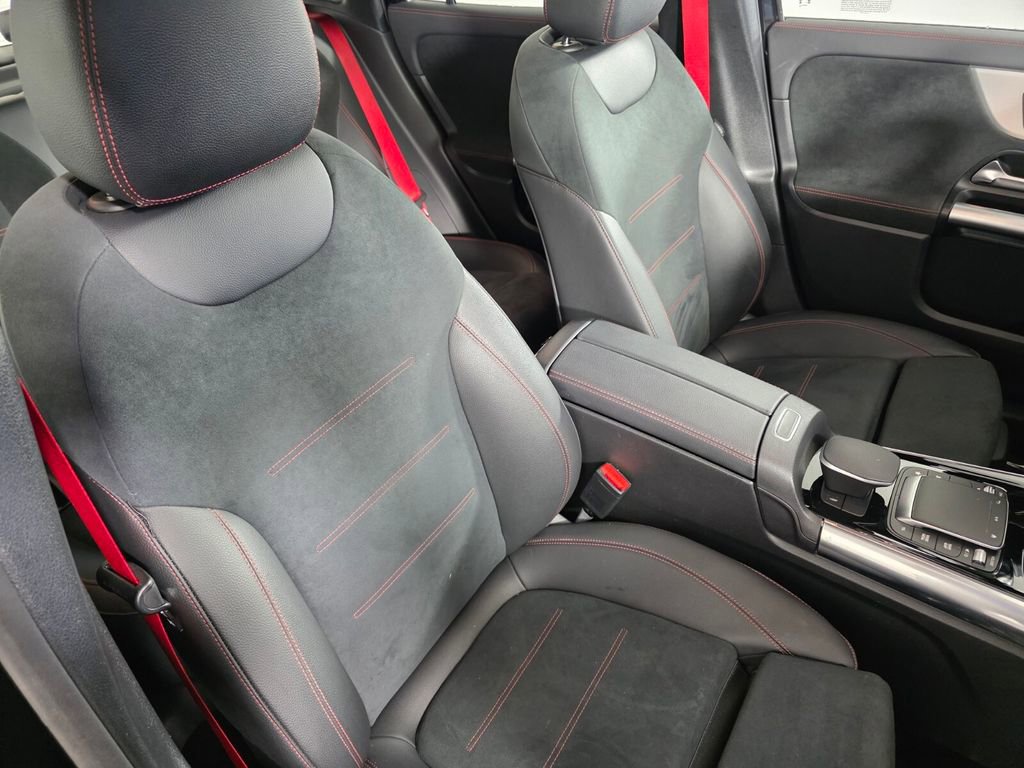 Used 2023 Mercedes-Benz GLA 35 AMG 4MATIC image 31