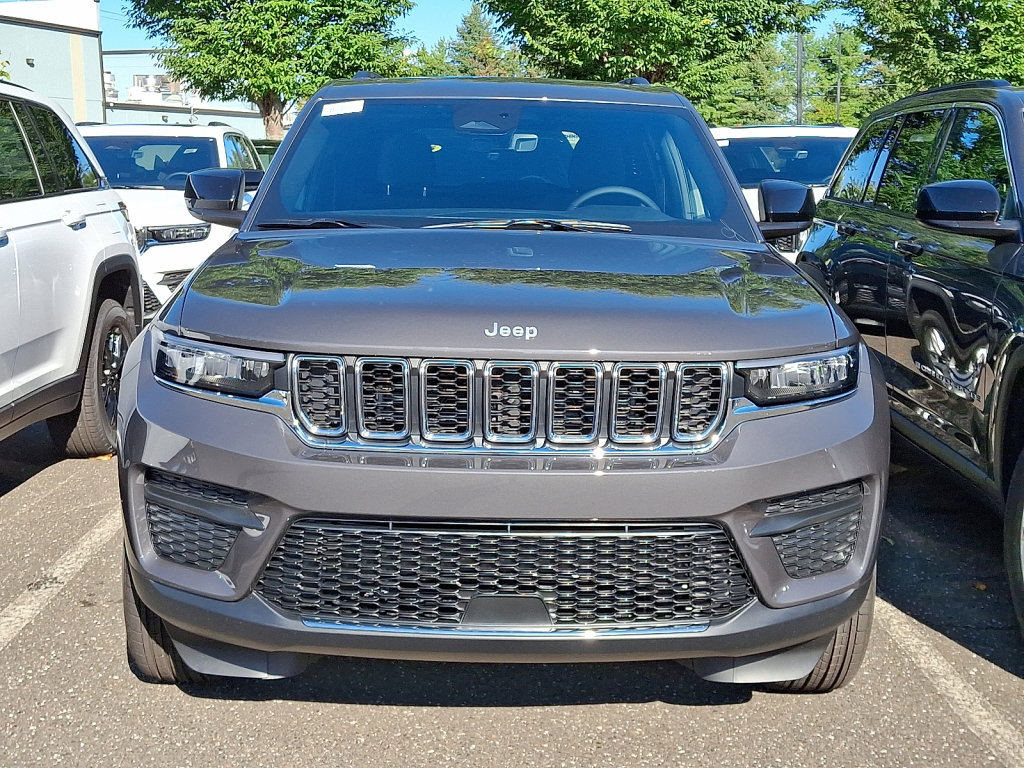 New 2025 Jeep Grand Cherokee Laredo X w/ Luxury Tech Group I image 2