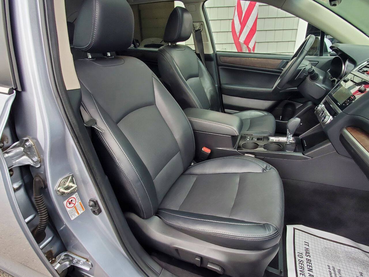 Used 2017 Subaru Outback 3.6R Limited AWD/4WD image 11