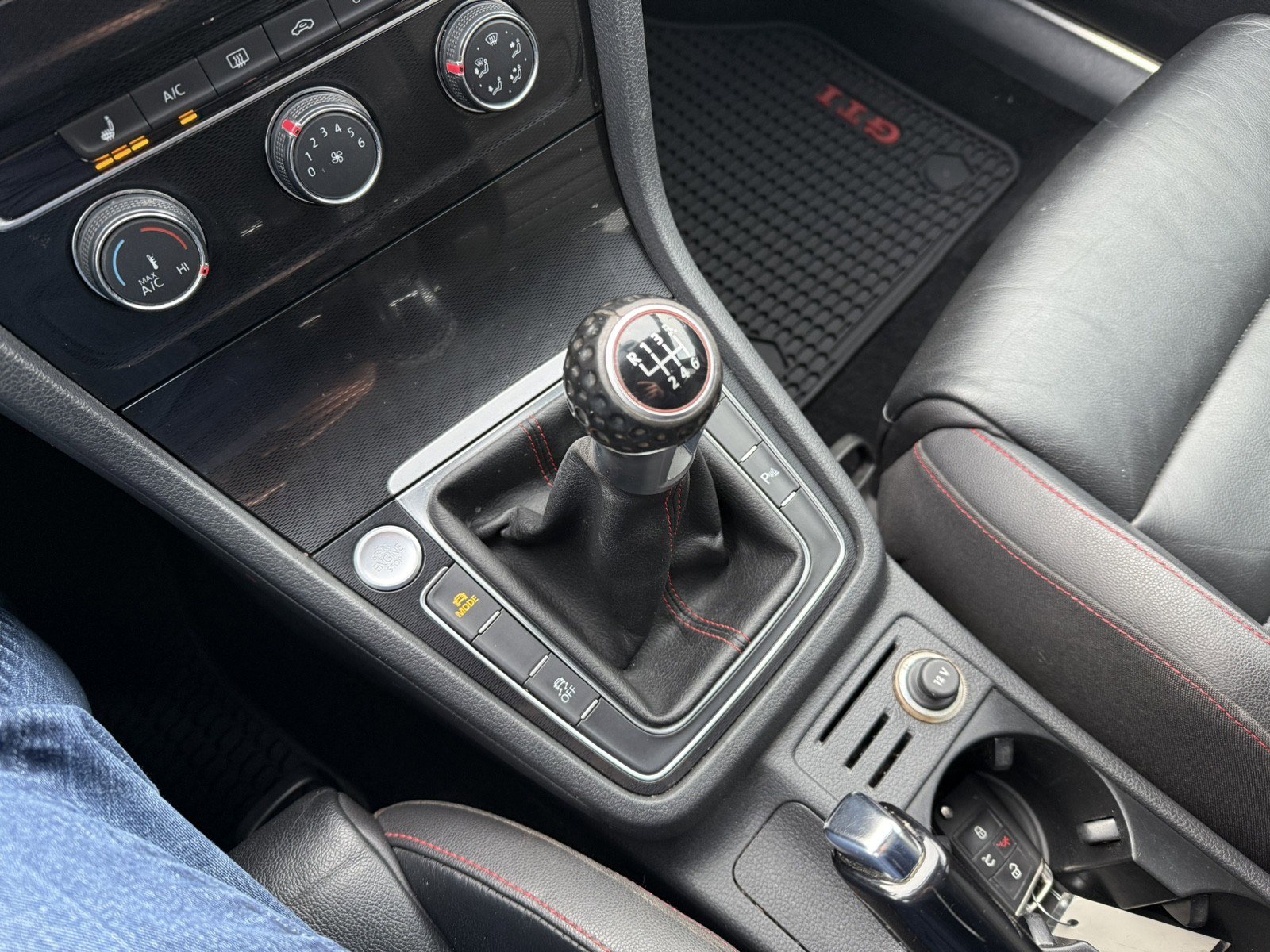 Used 2015 Volkswagen GTI SE w/ Lighting Package (SEL) image 17