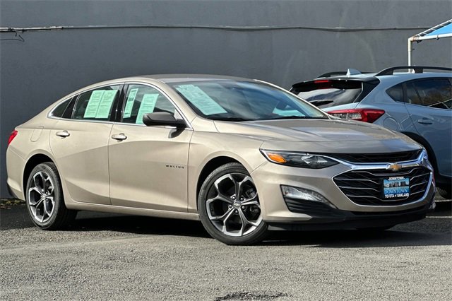 Used 2024 Chevrolet Malibu LT image 2