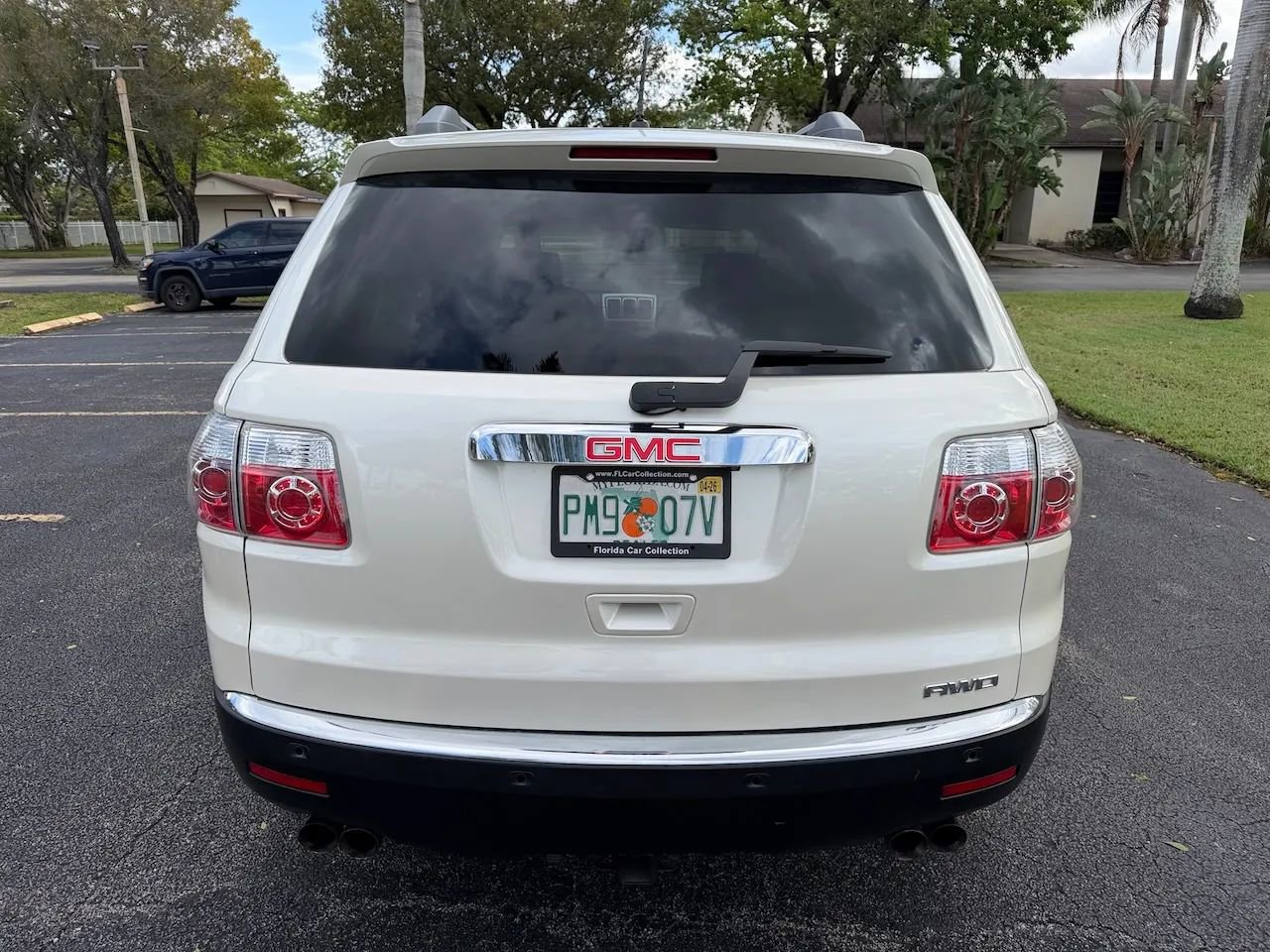 Used 2011 GMC Acadia SLT image 6