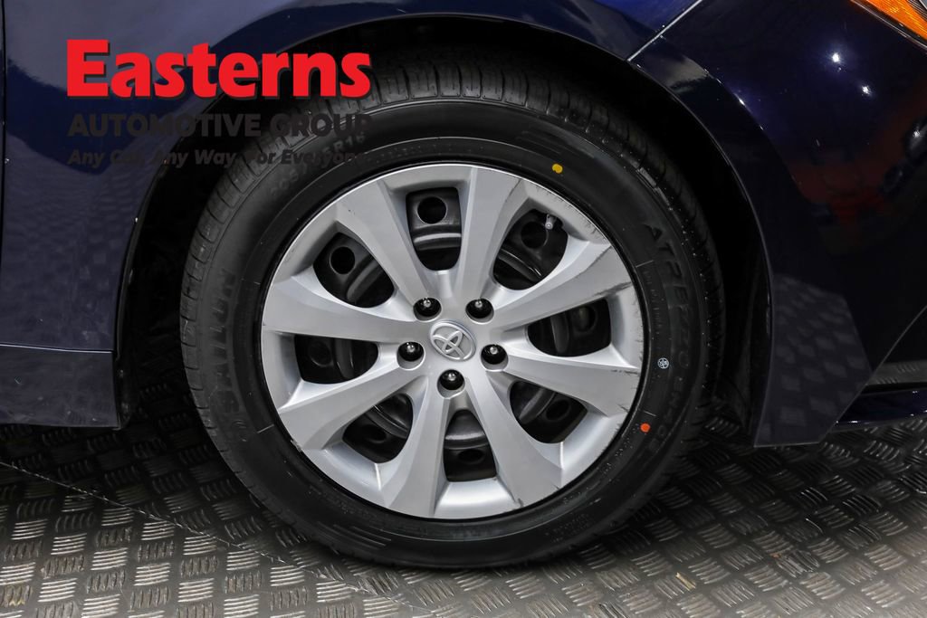 Used 2022 Toyota Corolla LE image 29