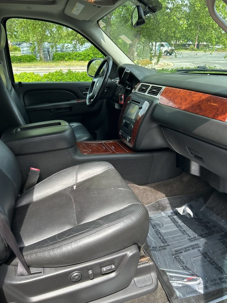 Used 2013 Chevrolet Tahoe LTZ AWD/4WD image 25