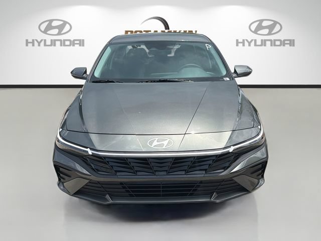 New 2026 Hyundai Elantra SE FWD video 2