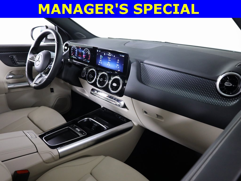 Used 2025 Mercedes-Benz GLA 250 4MATIC image 44