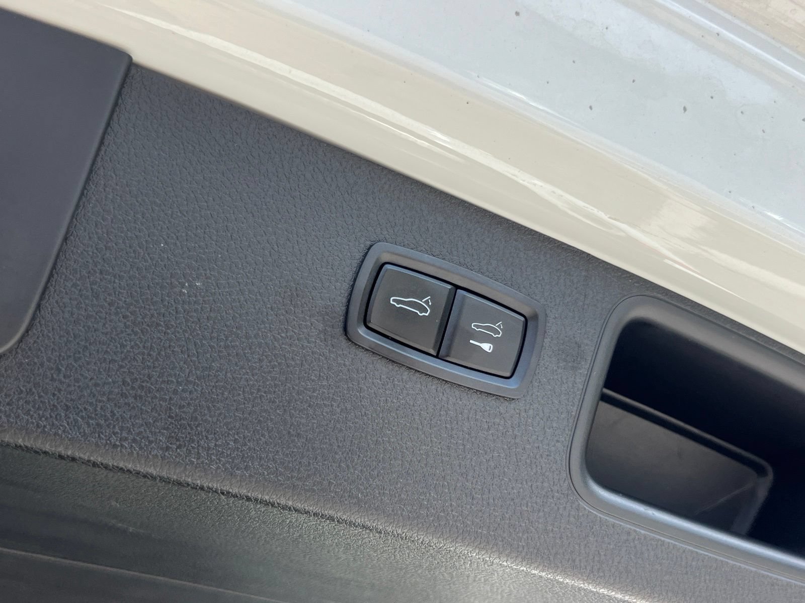 Certified 2015 Porsche Macan Turbo AWD/4WD image 22