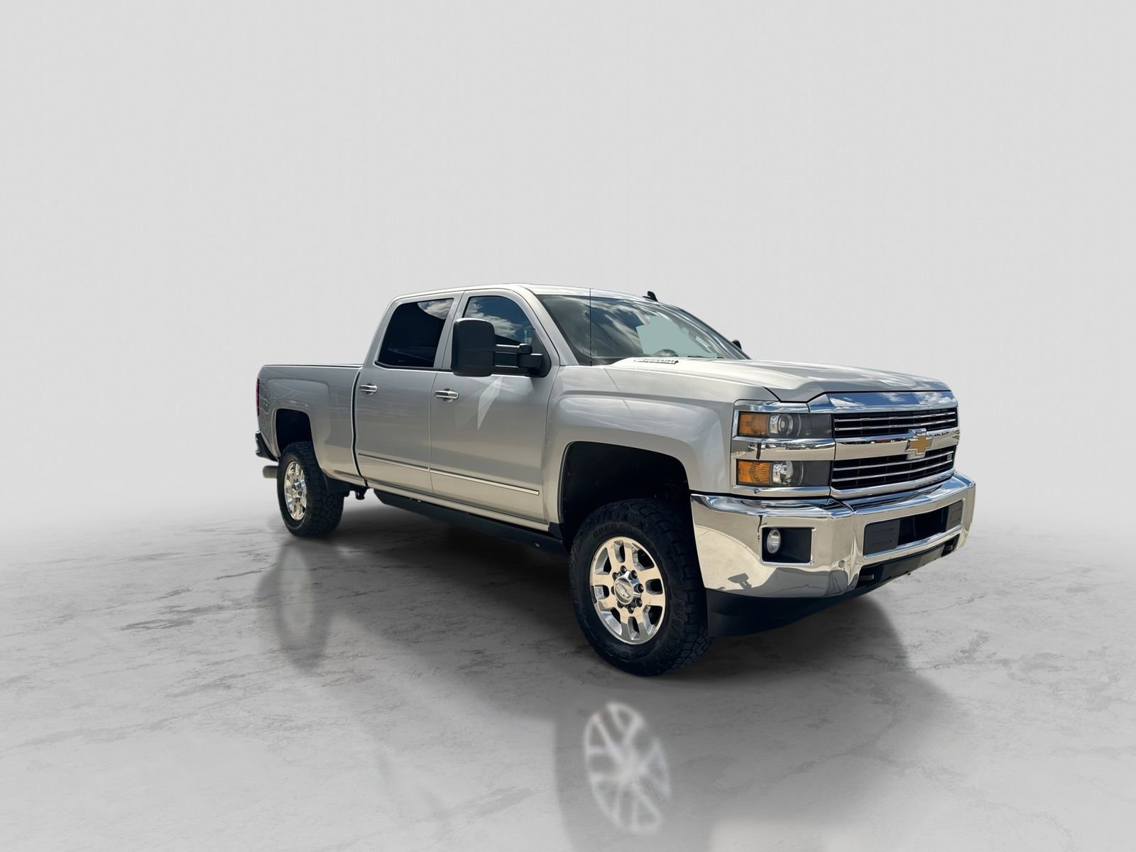 Used 2015 Chevrolet Silverado 2500 LTZ w/ Duramax Plus Package AWD/4WD image 10