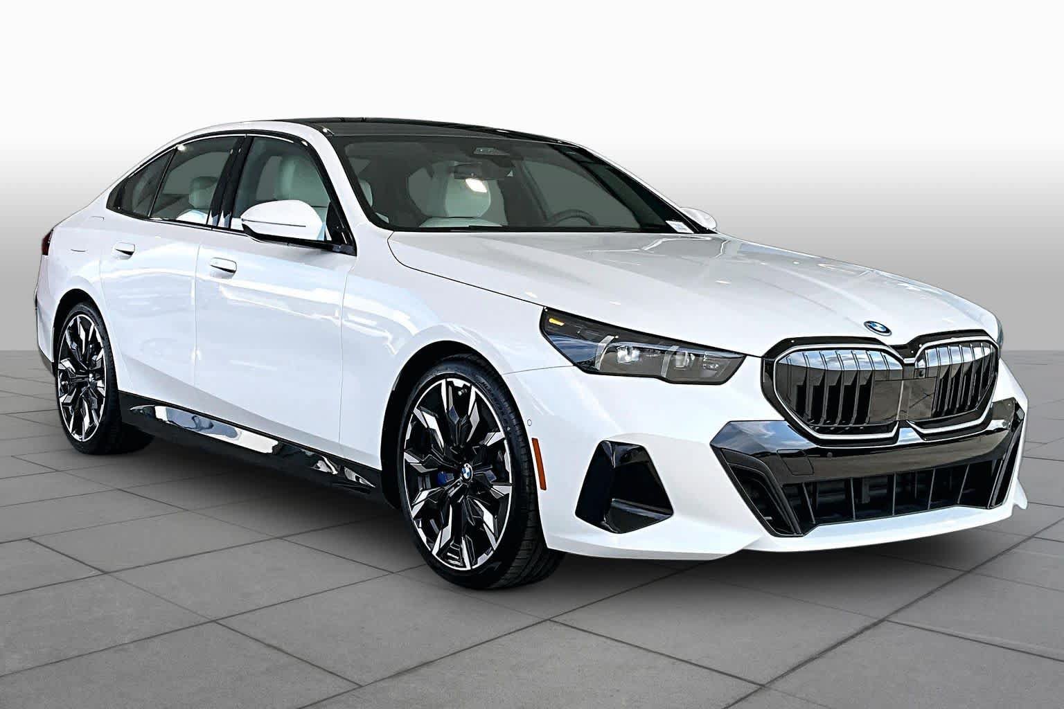 New 2027 BMW 550e xDrive w/ Premium Package AWD/4WD image 2