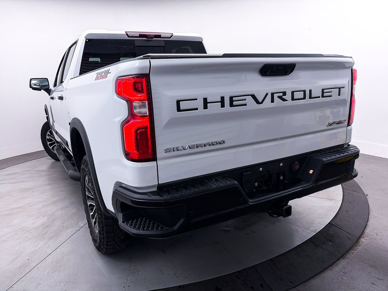 Used 2023 Chevrolet Silverado 1500 ZR2 w/ Technology Package AWD/4WD image 12
