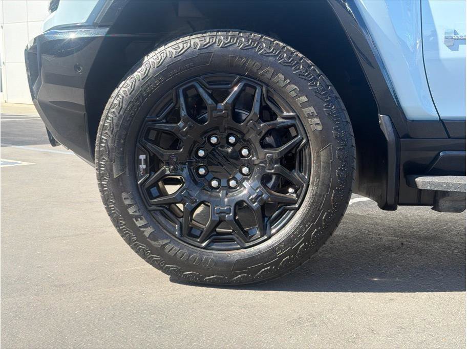 Used 2025 GMC Hummer EV 2X image 8