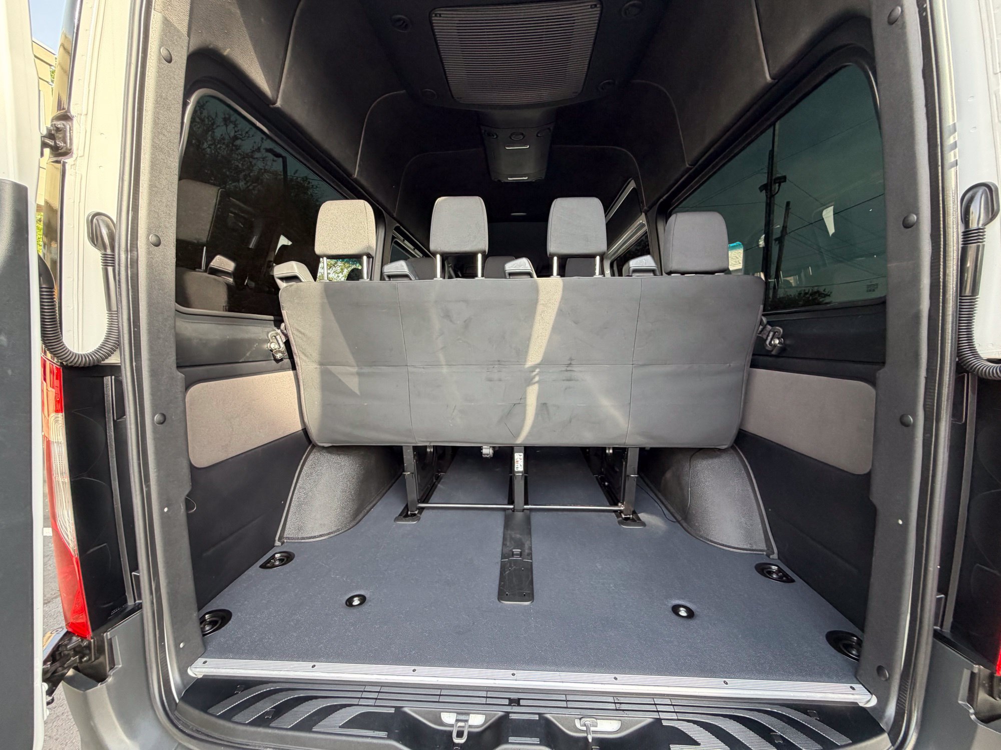 Used 2019 Mercedes-Benz Sprinter 2500 image 10